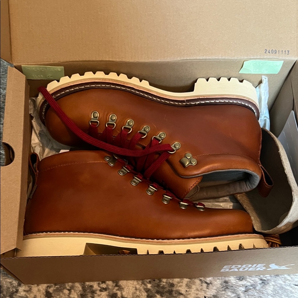 Women’s Eddie Bauer Hiking Boots size 10